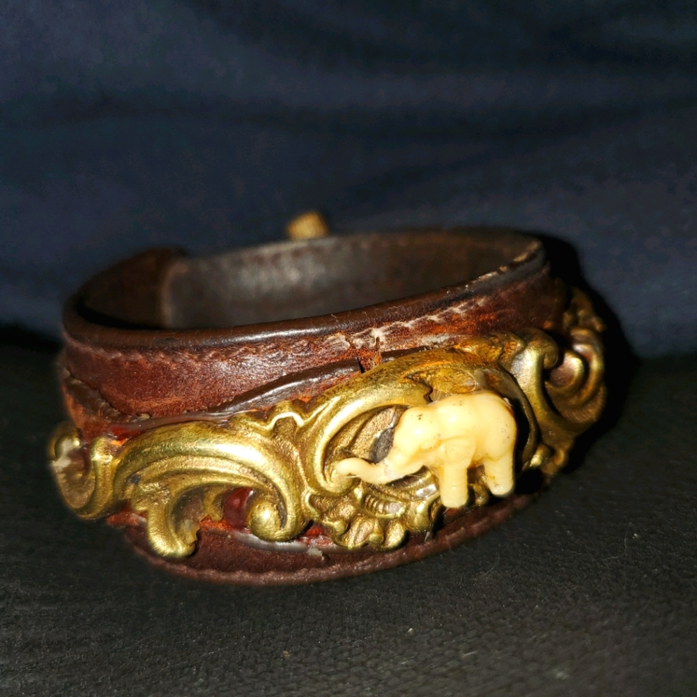 Gorgeous, handmade leather cuff bracelet